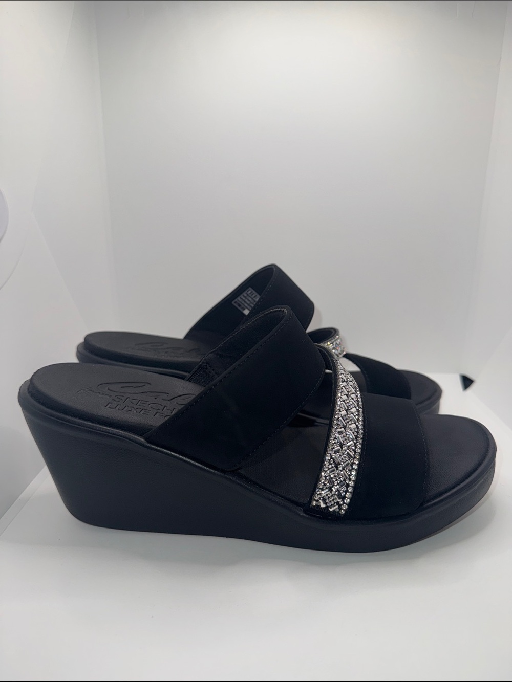 Skechers Rumble On - Social Glam Wedge Sandal Women’s Size 8 Black Vegan